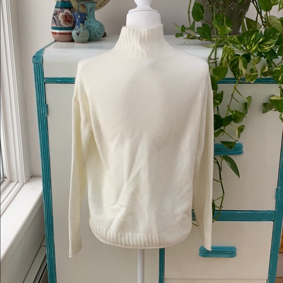 Soft Crop White Sweater, White Turtleneck Sweater, Cropped Business Casual - Picture 4 of 8